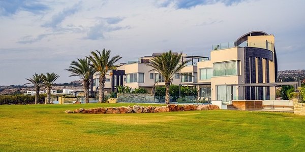 Location villa luxe corse : séjour d'exception en Île de beauté